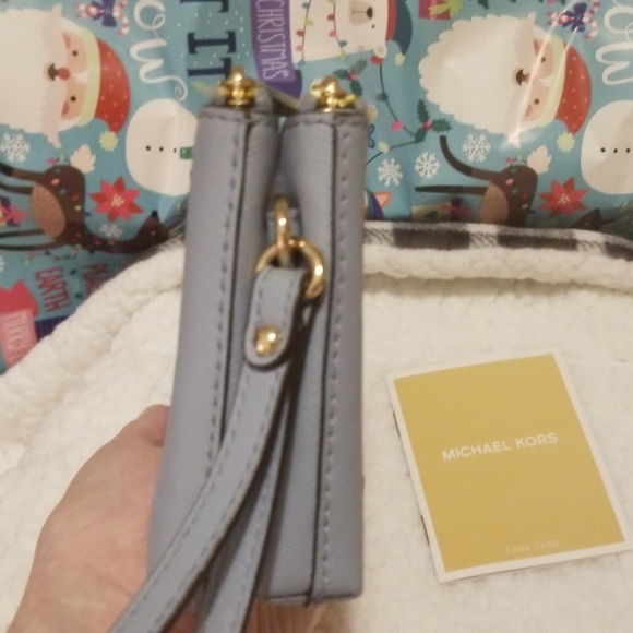Michael Kors leather wristlet - Picture 8 of 8